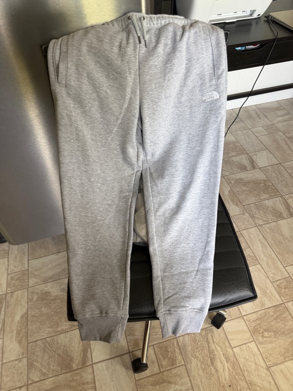 The North Face women’s half dome Light Gray heather Fleece Joggers